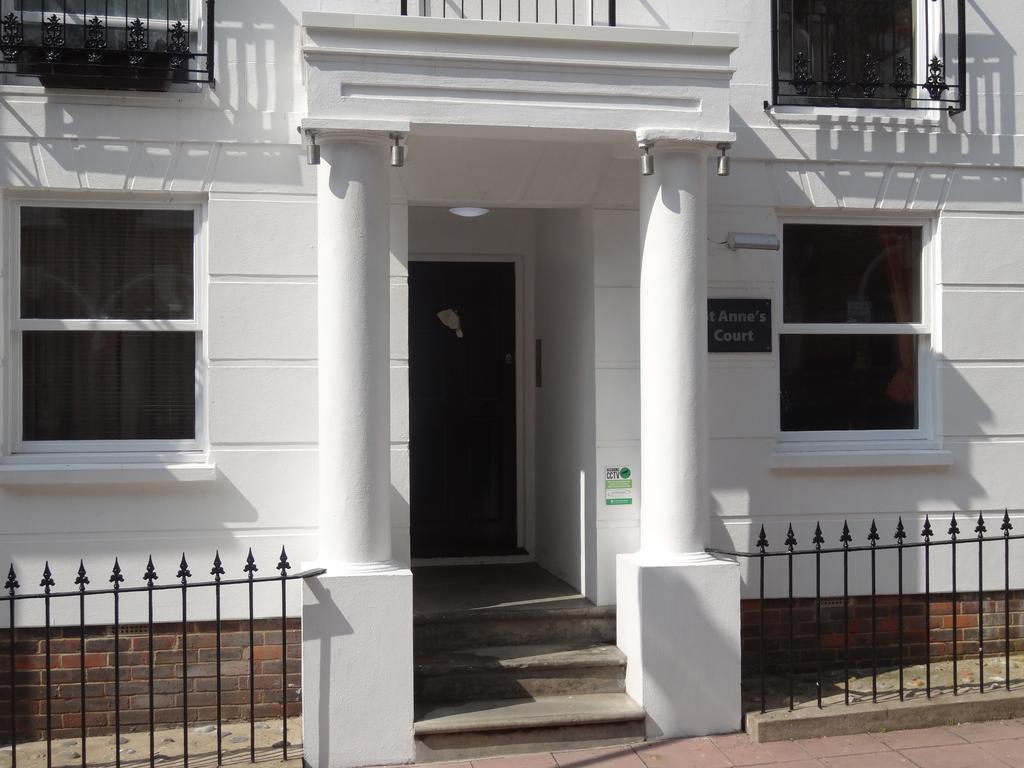 Burlington Beach Apartments Brighton Стая снимка