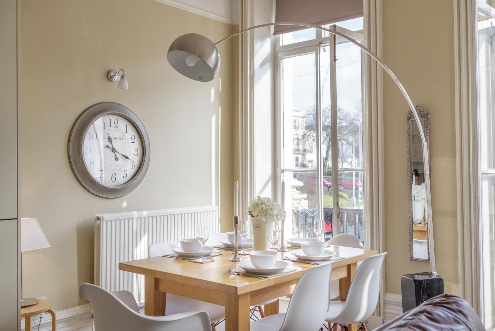 Burlington Beach Apartments Brighton Стая снимка