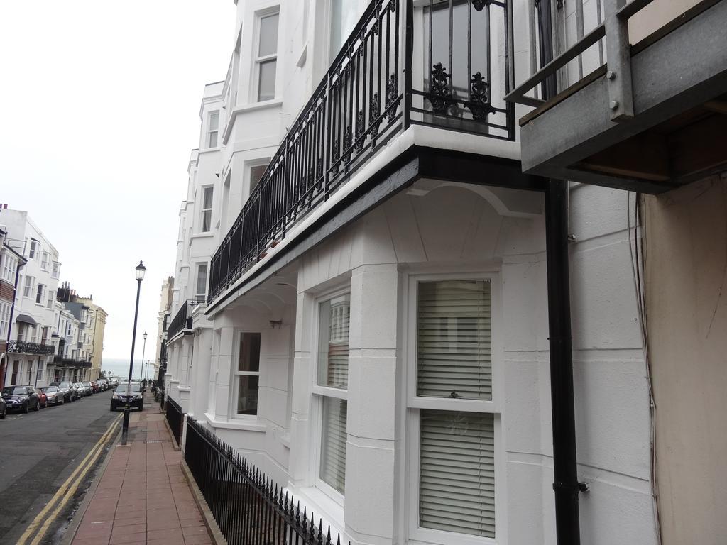 Burlington Beach Apartments Brighton Стая снимка