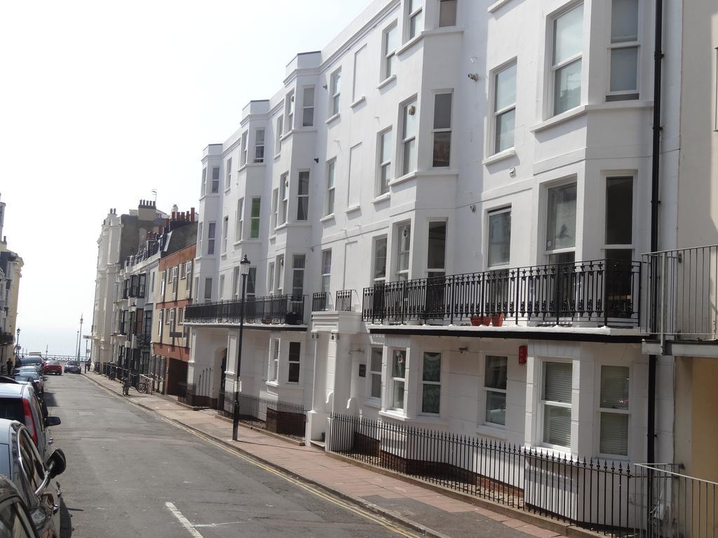 Burlington Beach Apartments Brighton Екстериор снимка