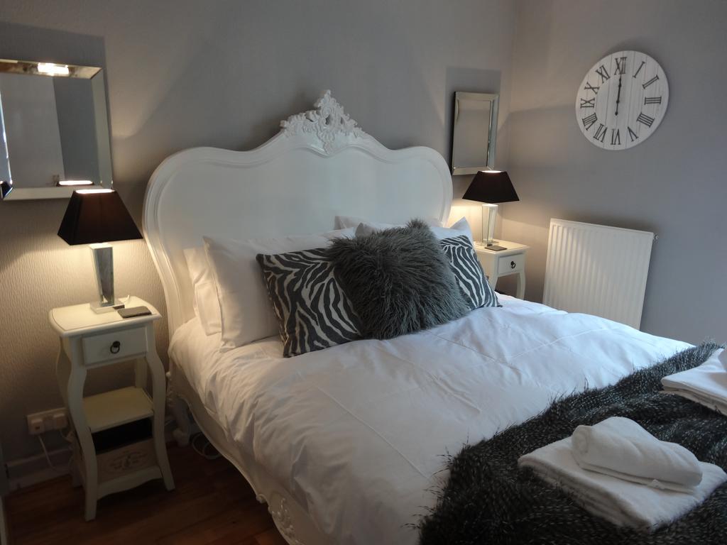 Burlington Beach Apartments Brighton Екстериор снимка