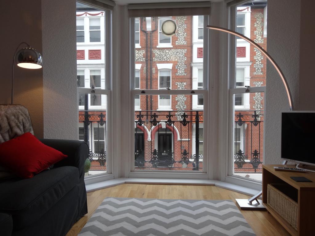 Burlington Beach Apartments Brighton Екстериор снимка