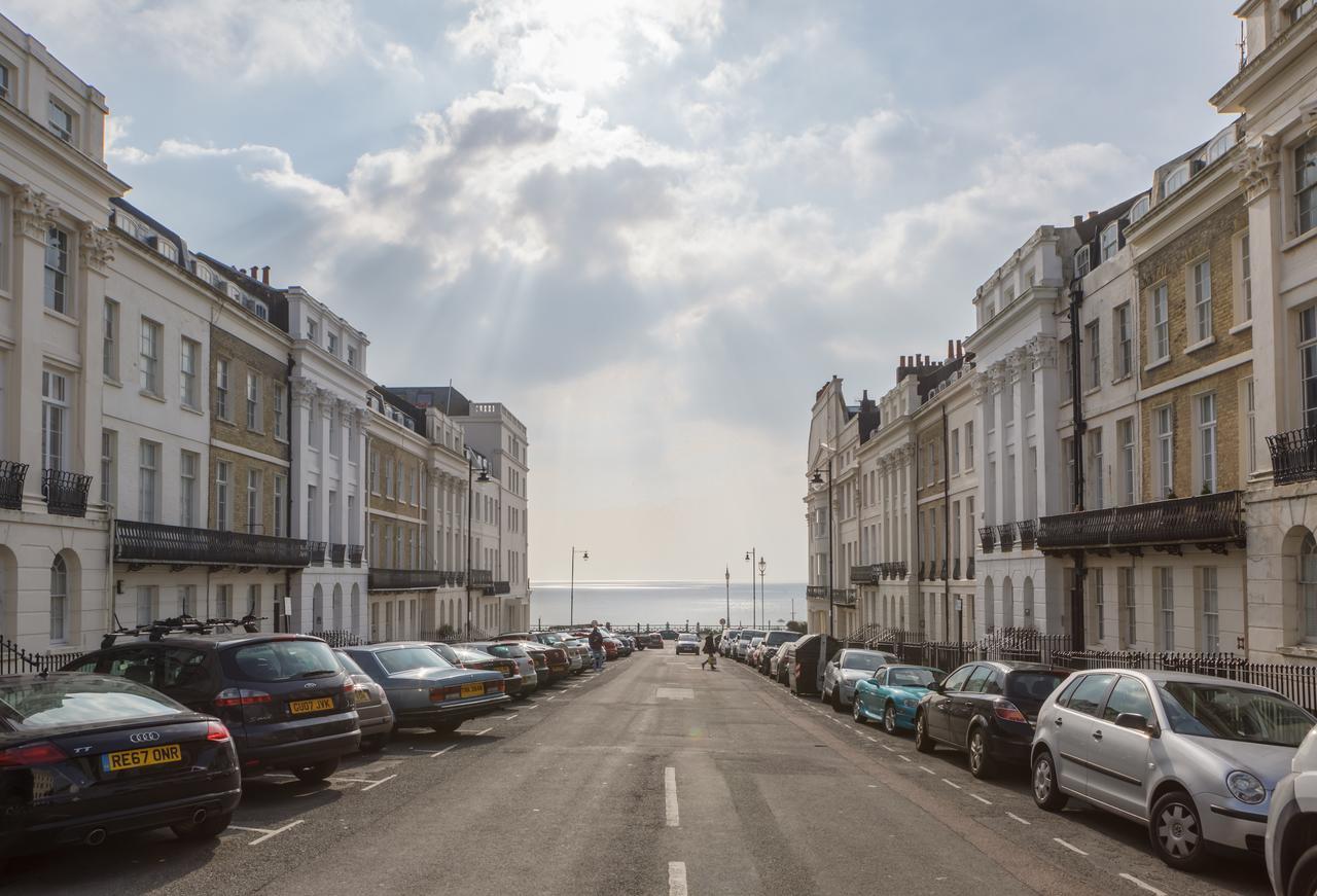 Burlington Beach Apartments Brighton Стая снимка